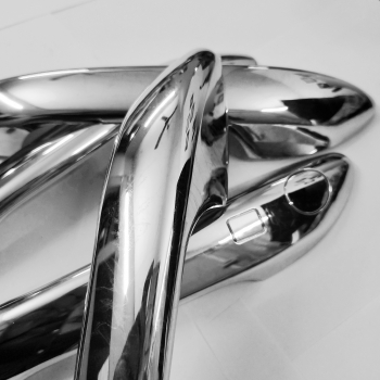 Hyundai aura deals chrome garnish