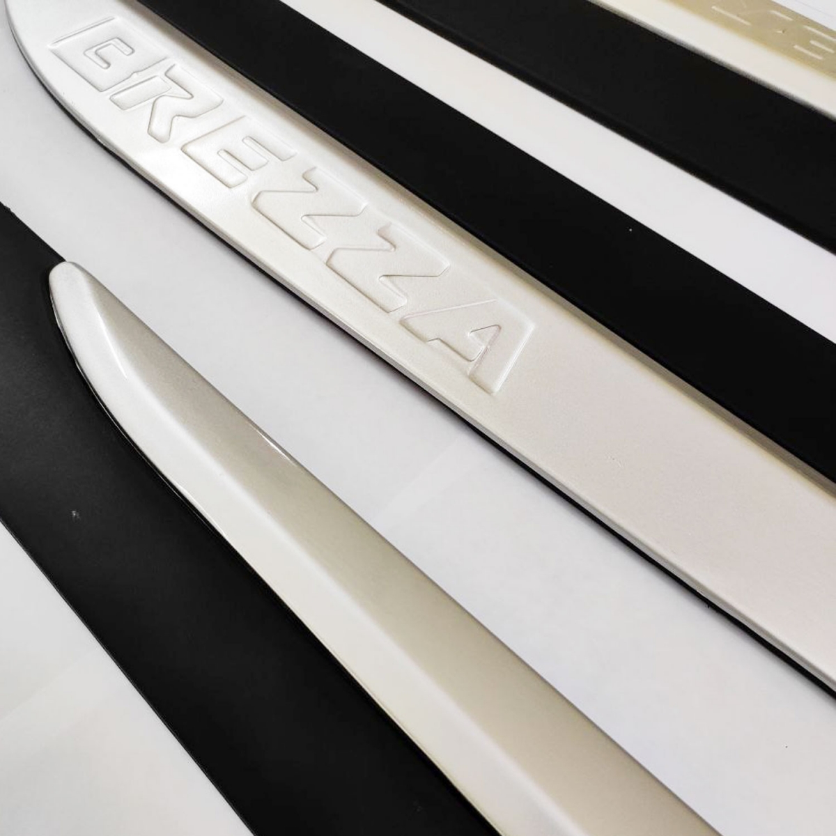 Maruti Vitara Brezza Door Side Cladding Set (Black & Silver)