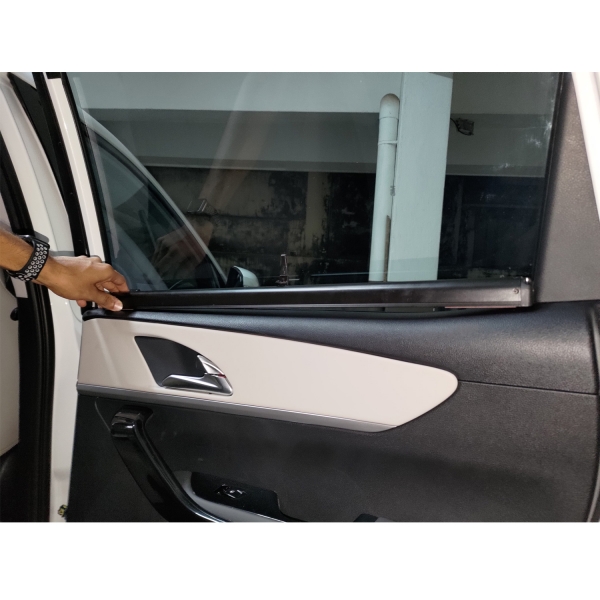 Mahindra XUV 700 2021 Onwards Automatic Window Rolling Curtain - 4 Pieces