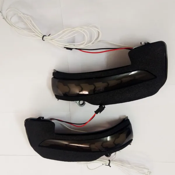 Toyota New Innova Crysta Facelift 2021 Matrix Style Turn Indicator For Side Mirror Set of 2