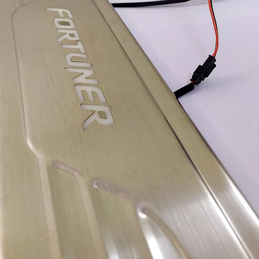 O.E Type LED Door Scuff Plate for Toyota Fortuner 2016 Onwards
