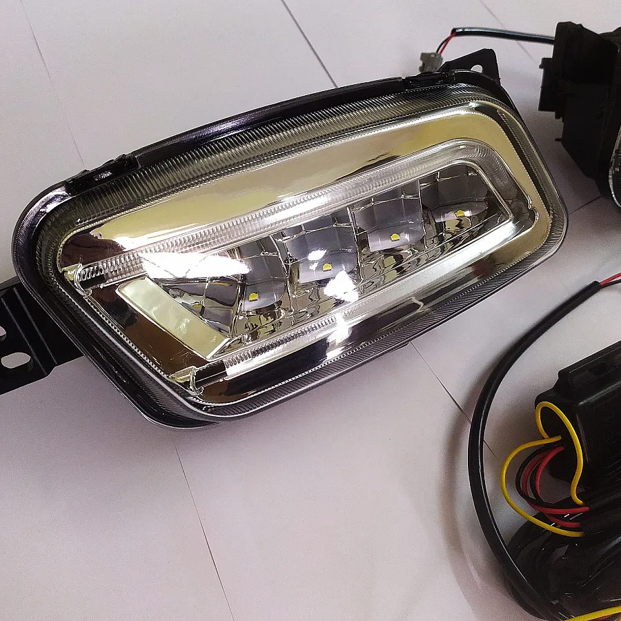 Ford New Endeavour Front LED DRL Daytime Running Light & Fog Lamp with Indicator (Set of 2Pcs.) Ford New Endeavour Front LED DRL Daytime Running Light & Fog Lamp with Indicator (Set of 2Pcs.)