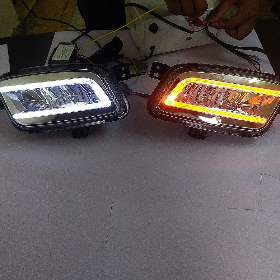 Ford New Endeavour Front LED DRL Daytime Running Light & Fog Lamp with Indicator (Set of 2Pcs.) Ford New Endeavour Front LED DRL Daytime Running Light & Fog Lamp with Indicator (Set of 2Pcs.)
