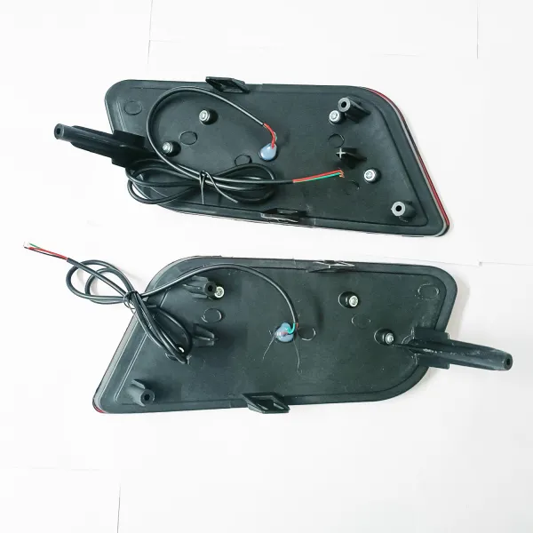 Ford Endeavour 2015 Onwards Rear LED Reflector Light With Matrix Turn Signal Ford Endeavour 2015 Onwards Rear LED Reflector Light With Matrix Turn Signal