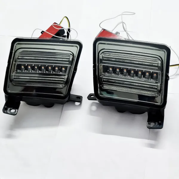 Mahindra Thar 2020 Onward Front Fender LED Strip DRL Light With Matrix Turn Signal (Set of 2Pcs.) Mahindra Thar 2020 Onward Front Fender LED Strip DRL Light With Matrix Turn Signal (Set of 2Pcs.)