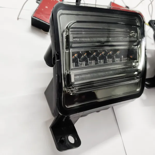 Mahindra Thar 2020 Onward Front Fender LED Strip DRL Light With Matrix Turn Signal (Set of 2Pcs.) Mahindra Thar 2020 Onward Front Fender LED Strip DRL Light With Matrix Turn Signal (Set of 2Pcs.)