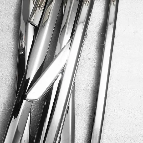 Cnleague Lower Window Chrome Garnish for Mahinra XUV 7XO 2026 Onwards Cnleague Lower Window Chrome Garnish for Mahinra XUV 7XO 2026 Onwards