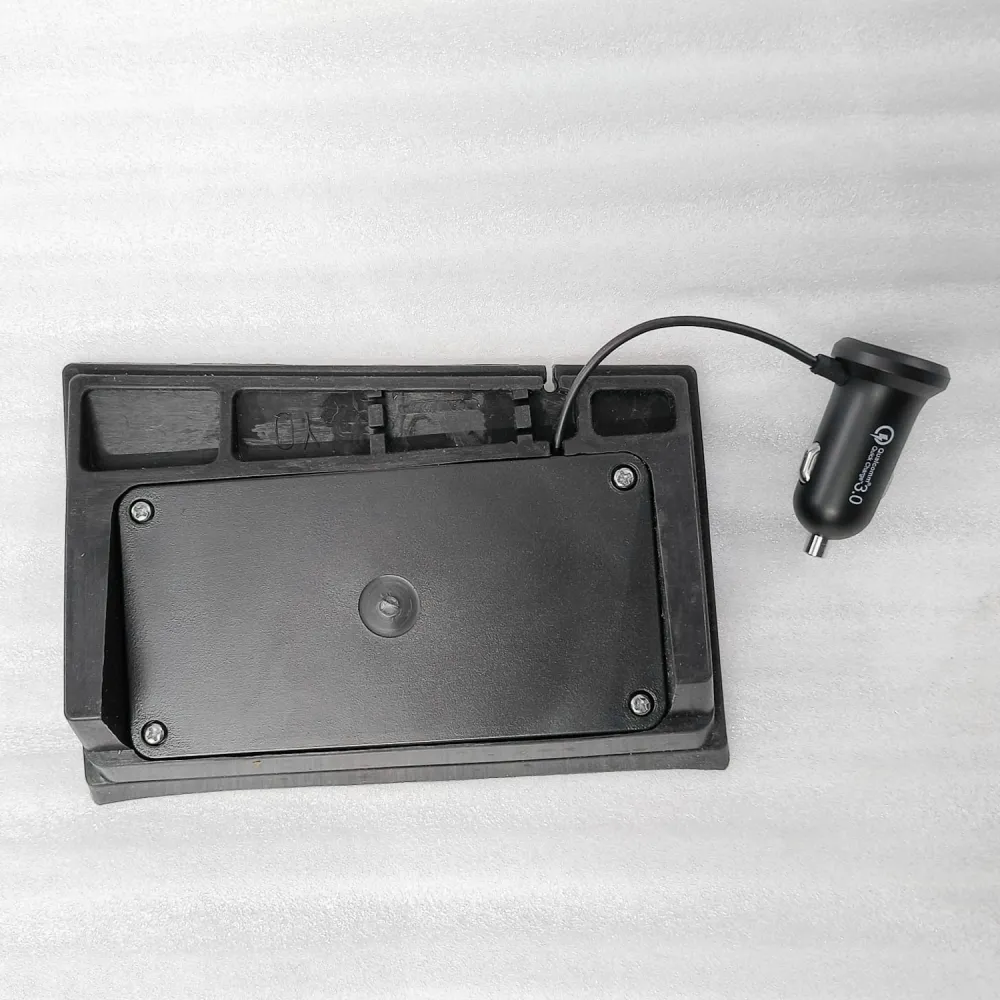 Auto Clover Wireless Charging Pad for Kia Sonet 2020 Onwards