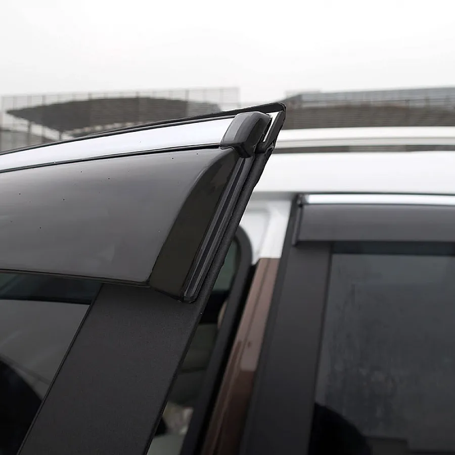 Cnleague Chrome Line Door Visor for Toyota Fortuner 2009-2015