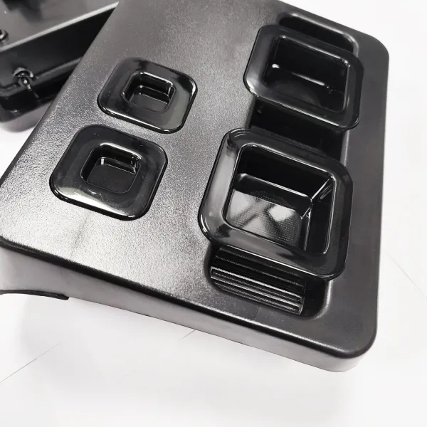 Defender Design Tail Lights for Mahindra Thar, Thar Roxx Defender Design Tail Lights for Mahindra Thar, Thar Roxx